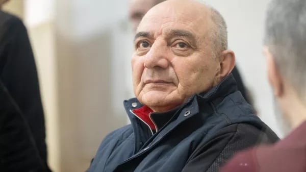 Բաքվում կայացել է Արցախի նախկին ղեկավարների շինծու գործով հերթական դատական նիստը. հարցաքննվել է Դավիթ Իշխանյանը (լուսանկարներ) Բաքվում կայացել է Արցախի նախկին ղեկավարների շինծու դատավարության հերթական նիստը։ Հարցաքննվել է Արցախի ԱԺ նախագահ Դավիթ Իշխանյանը: Զուգահեռ ցուցադրվել են արխիվային կադրեր, որոնցում երևում են Սերժ Սարգսյանը, Մովսես Հակոբյանը, Մոնթե Մելքոնյանը։ Այնուհետև ցուցմունք են տվել «տուժած» ադրբեջանցիները։ Հաջորդ նիստը տեղի կունենա մայիսի 8-ին։