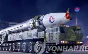 Հարավկորեական «Yonhap» ԶԼՄ-ն հայտարարել է Փհենյանում անցկացվող շքերթին պինդ վառելիքով հրթիռների հայտնվելու մասին