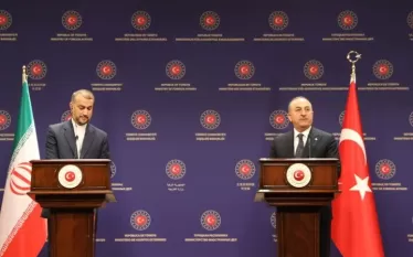 Հոսեյն Ամիր Աբդոլլահիանը հանդիպել է Մևլութ Չավուշօղլուի հետ