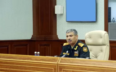 Մարտի 11-ին Ադրբեջանի պաշտպանության նախարար Զաքիր Հասանովը ծառայողական խորհրդակցություն է անցկացրել: «Հակառակորդի գործողությունների, այդ թվում՝ հայկական անօրինական զինված կազմավորումների շարունակական դիտարկումը պետք է շարունակվի այսուհետ ևս: Բանակը պետք է կանխարգելիչ միջոցներ ձեռնարկի տարածաշրջանում արհեստականորեն լարվածություն ստեղծելու փորձ կատարող Հայաստանի կողմից հնարավոր սպառնալիքների դեմ և, անհրաժեշտության դեպքում, համարժեք պատասխան միջոցներ ձեռնարկի»,- նշել է Զ. Հասանովը:  Նա կոնկրետ հանձնարարականներ