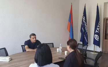 Ադրբեջանական կողմը, նախապես տեղեկացված լինելով և Վագիֆ Խաչատրյանին առևանգելու ակնհայտ մտադրությամբ, նրան խաբեությամբ է բերել իրենց մոտ․ Արման Թաթոյան