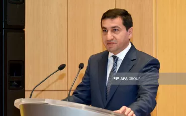 Հայաստանը Լաչինի սահմանային անցակետ՝ որպես ցուցադրություն բեռնատարներ ուղարկելու փոխարեն պետք է վերջ դնի Ադրբեջանի նկատմամբ տարածքային հավակնություններին․ Հիքմեթ Հաջիև