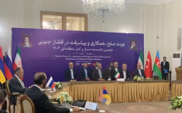 «3+3» ձևաչափով արտաքին գործերի նախարարների հաջորդ հանդիպումը տեղի կունենա Թուրքիայում 2024 թվականի առաջին կեսին։ Ինչպես հայտնում է «Դետք»-ը, այս մասին ՌԴ արտգործնախարար Սերգեյ Լավրովն ասել է Թեհրանում «3+3» ձևաչափով (Ադրբեջան, Հայաստան, Վրաստան, Իրան, Ռուսաստան, Թուրքիա) ԱԳ նախարարների հանդիպումից հետո։ «Կողմերը պայմանավորվել են, որ մասնակից երկրներից յուրաքանչյուրը կնշանակի հատուկ ներկայացուցիչ։ Ավելի ուշ մեր թուրք գործընկերները կհամակարգեն այդ ամենը և կհյուրընկալեն նախարարների երկրորդ հանդիպումը»,- հայտնե