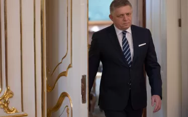 դ