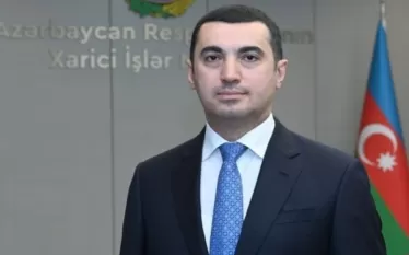 Ի պատասխան՝ Ադրբեջանի ԱԳՆ խոսնակը հերքել է Եվրամիության պաշտոնյայի պնդումները, դրանք որակելով «սխալ և իրականությունից լրջորեն կտրված»։  «Միևնույն ժամանակ, Բորելի նման կեղծ հայտարարությունները խաթարում են Եվրամիության միջնորդական ջանքերը և այդ ուղղությամբ ԵՄ-ի խորհրդի նախագահ Շառլ Միշելի առաքելությունը», - հայտարարել է Հաջիզադեն և կոչ արել ԵՄ դիվանագիտության ղեկավարին «վերջ տալ նման հրահրող և սադրիչ հայտարարություններին»։