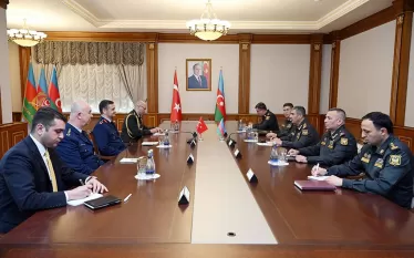 Ադրբեջանի պաշտպանության նախարարը հանդիպել է թուրքական պատվիրակության հետ