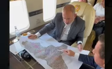 դս