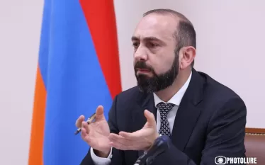 Ինչ վերաբերում է փաստաթղթերի հրապարակմանը, ապա Հայաստանի իշխանությունները, ըստ Միրզոյանի, փորձում են համակարգել բոլոր փաստաթղթերը, որոնք վերաբերում են բանակցային գործընթացին։