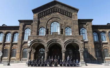 Հորդորում ենք Հայաստանի իշխանություններին նախաձեռնել գործուն ու հնարավորինս տեսանելի քայլեր՝ այս նպատակի իրագործմանը ծառայեցնելու հայկական ու միջազգային շրջանակների բոլոր հնարավորություններն ու ամբողջ ներուժը։