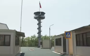 Նշվում է, որ Թուրքիայում Ադրբեջանի դեսպան Ռաշադ Մամեդովը և նախագահի օգնական Հիքմեթ Հաջիևը տեղեկացվել են Հայաստանի կողմից Սիրիա մարդասիրական օգնություն ուղարկելու մասին: