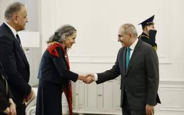 Կողմերն անդրադարձ են կատարել Հայաստան-ԵՄ հարաբերությունների հետագա զարգացմանն ու ԵՄ օժանդակությամբ մեր երկրում իրականացվող ժողովրդավարական բարեփոխումների արդյունավետ իրականացմանը վերաբերող հարցերի: