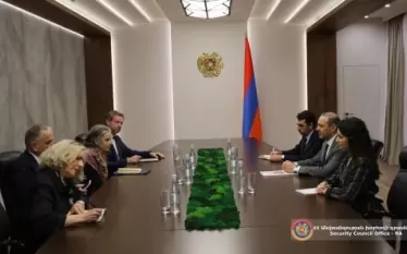 ԱԽ