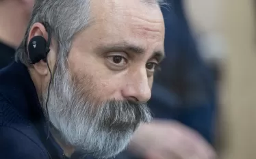 Արցախի Հանրապետության արտաքին գործերի նախկին նախարար Դավիթ Բաբայանը Բաքվի բանտից 168.am-ին ընտանիքի միջոցով հեռախոսային ձայնագրություն է փոխանցել, որը ներկայացնում ենք մեր ընթերցողների ուշադրությանն առանց փոփոխության:      «Սիրելի՛ բարեկամներ, ժողովո՛ւրդ:  Ես ուզում եմ դիմել ձեզ բոլորիդ ու ասել՝ մի՛ անհանգստացեք, ամեն ինչ նորմալ է մեզ հետ: Նոր այստեղի լրատվամիջոցներով տեղեկություն է դուրս եկել 1992թ. Իվանյանի դեպքերի մասին իմ ասածի լրիվ հակառակի մասին: Նրանք մեկնաբանել են մի ձև, ես ասել եմ լրիվ հակառակ բան: