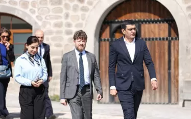 Դեսպան