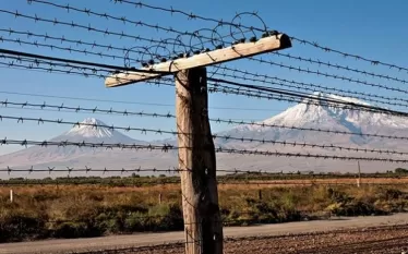 Թուրքիան զգուշավոր կարգավորման գործընթաց է անցնում Հայաստանի հետ. այս մասին օկուպացված Արցախից վերադառնալու ճանապարհին լրագրողների հետ զրույցում ասել է Թուրքիայի նախագահ Ռեջեփ Թայիփ Էրդողանը:  «Երբ և՛ խաղաղությունը, և՛ կարգավորումը ձեռք բերված լինեն, մենք կտեսնենք, որ մեր երկրները շահում են դրանից։ Այսինքն՝ այս հարցում նվազագույն մտահոգություն չկա», - ասել է նա:  Էրդողանը նաև ասել էր, որ Թուրքիան ուրախ է, որ Ադրբեջանի և Հայաստանի միջև խաղաղությունն արդեն հորիզոնում է:  «Ուշադիր հետևում ենք այս գործընթացին: 