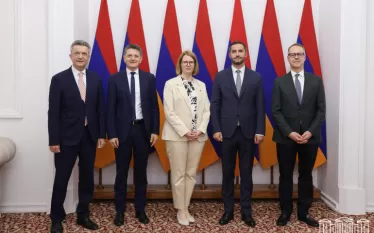 Ինչպես  տեղեկանում ենք  ՀՀ ԱԺ-ի տարածած հաղորդագրությունից, հյուրերի խնդրանքով ԱԺ նախագահի տեղակալը ներկայացրել է տարածաշրջանում տիրող իրավիճակը, խոսել «Խաղաղության խաչմերուկ» նախագծի, ինչպես նաև Հայաստանի և Ադրբեջանի միջև խաղաղության համաձայնագրի մասին: 
