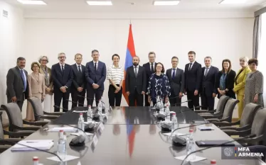 Արարատ Միրզոյան 
