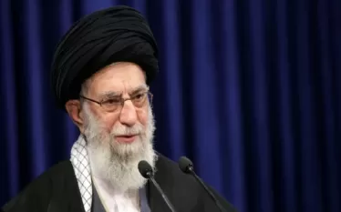 Իսրայելը և Իրանը շարունակել են փոխադարձ հարվածները: ՑԱՀԱԼ-ը հայտնել է Թեհրանում գտնվող ուրանի հարստացման ցենտրիֆուգների արտադրամասի և Իրանի հրթիռային որոշ գործարանների հարվածելու մասին: Կիրառվել է Իսրայելի ռազմաօդային ուժերի մոտ 50 ինքնաթիռ։ Իրանական ԶԼՄ-ների տվյալով՝ թիրախում է հայտնվել նաև Թեհրանի արևելքում գտնվող Իմամ Հոսեյնի համալսարանը, որը, ըստ իսրայելական լրատվամիջոցների, կապված է Իսլամական հեղափոխության պահապանների կորպուսի հետ։  Իրանն էլ հրթիռներ է արձակել Իսրայելի ուղղությամբ։ Հայտնի է, որ գիշերայ