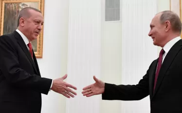 Ռուս-թուրքական հարաբերությունները մի կողմից պրագմատիզմի և սեփական շահերի պաշտպանության, մյուս կողմից՝ տարածաշրջանում և աշխարհում  կայունության և անվտանգության ապահովման միջև հավասարակշռության եզակի օրինակ են. այս մասին ասել է ՌԴ ԱԳՆ պաշտոնական ներկայացուցիչ Մարիա Զախարովան՝ Խորհրդային Ռուսաստանի և Թուրքիայի միջև դիվանագիտական ​​հարաբերությունների հաստատման 105-ամյակի կապակցությամբ։  ՌԴ ԱԳՆ ներկայացուցչի խոսքով՝  Ռուսաստանը և Թուրքիան շարունակում են վստահության կամուրջներ կառուցել՝ ցույց տալով, որ նույնիսկ փ