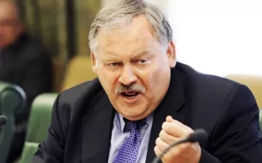 Ոմանք կարծում էին, որ Ղարաբաղն անօգուտ բան է։ Այստեղ շատերը գալիս էին և ասում՝ դա մեր խնդիրը չէ։ Դա հայերի գործն է։ Բայց ահա այդ փոքրիկ աղյուսը հանվեց Անդրկովկասի ամբողջ շենքից, և ամեն ինչ քանդվեց։ Այս մասին «Московский комсомолец» պարբերականին տված հարցազրույցում ասել է Պետդումայի ԱՊՀ գործերի, եվրասիական ինտեգրման և հայրենակիցների հետ կապերի կոմիտեի նախագահի առաջին տեղակալ Կոնստանտին Զատուլինը։