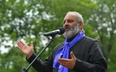 Սրբազան Պայքարի առաջնորդ Բագրատ արքեպիսկոպոս Գալստանյանի նամակ է հղել ԱԱԾ շենքում գտնվող «Երևան-Կենտրոն» ՔԿՀ-ից.   «Ահաբեկիչն «ահաբեկիչ» է փնտրում…  Երիցս ճիշտ է ասված, որ «գողն է գոռում բռնեք գողին»։  Մեր Հայրենիքը, կյանքը, կենսագրությունը, պատիվը գողացած ահաբեկիչն «ահաբեկիչ» է փնտրում։  Չարիքի մեքենան ամբողջ «ներշնչումով» շարունակում է ահաբեկչություն և սպառնալիք սփռել իր արբանյակներով և ստրուկներով, որոնց «աստվածը» իրենց փողի և կեղծիքի իշխանությունն է՝ այսպիսով ցանկանալով ևս մի քանի ակնթարթ երկարաձգել իրե