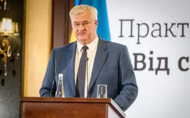 «Սա վճռորոշ պահ է, երբ դիվանագիտական ջանքերի առավելագույն մոբիլիզացիայի շնորհիվ մենք կարող ենք մոտեցնել արդար խաղաղությունը։ Մենք ամեն ջանք գործադրում ենք ապահովելու համար, որ այս պատերազմն ավարտվի այս տարի», - վստահեցրել է նախարարը։