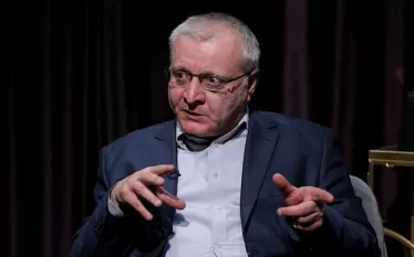 Այս պատմությունը, ցավոք, հիշեցում է ոչ թե խաղաղության, այլ միջազգային վատ նախադեպերի մասին»,- գրել է նա: