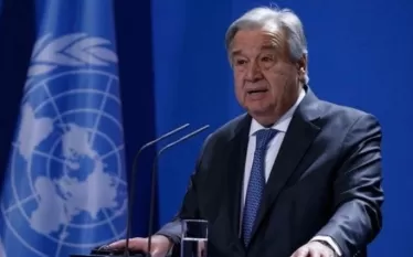 ՄԱԿ-ի գլխավոր քարտուղար Անտոնիո Գուտերեշը ողջունում է Ադրբեջանի նախագահ Իլհամ Ալիևի և Հայաստանի վարչապետ Նիկոլ Փաշինյանի եռակողմ հանդիպումը ԱՄՆ նախագահ Դոնալդ Թրամփի հետ, որը տեղի կունենա վաղը Վաշինգտոնում։ Այս մասին «Report»-ին ասել է ՄԱԿ-ի գլխավոր քարտուղարի մամուլի խոսնակի տեղակալ Ֆարհան Հաքը։   Նրա խոսքով, ՄԱԿ-ը միշտ աջակցել և խրախուսել է Հայաստանի և Ադրբեջանի միջև հարաբերությունների լիակատար կարգավորման ուղղությամբ ցանկացած առաջընթաց։  «Մասնավորապես, այս առումով շատ կարևոր էին մարտ ամսին երկու երկրների