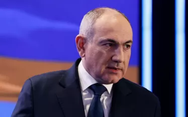 2025 թվականի մարտին հայտարարել եմ, որ Ղարաբաղյան շարժումը չպետք է շարունակենք, և եթե ժողովուրդը համաձայն չէ, կոչ եմ արել հեղափոխություն անել։ Ժողովուրդը՝ այսինքն դուք սիրելի քաղաքացիներ, հեղափոխություն չարեցիք, որովհետև ինձ նման հասկացաք, որ առանց Ղարաբաղի հարցը փակելու խաղաղությունը հնարավոր չէ: Այս մասին իր ուղերձում հայտարարեց ՀՀ վարչապետ Նիկոլ Փաշինյանը  «Ինչ վերաբերում է Ղարաբաղից տեղահանված մեր քաղաքացիներին, մեկ անգամ չէ, որ հայտարարել եմ, որ նրանց վերադարձի պատկերացումները իրատեսական չեմ համարում»: 