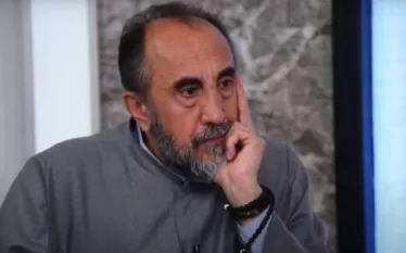 Սեպտեմբերի 2-ին օրենքի և իրավունքի կոպտագույն ոտնահարմամբ, ևս մեկ անգամ երկարաձգվեց Գերշանորհ Տ․ Միքայել արքեպիսկոպոս Աջապահյանի կալանքի ժամկետը։ Այս մասին հայտարարություն է տարածել Մայր Աթոռը:  «Խիստ բացահայտ է, որ դատարանը, արդարադատություն իրականացնելու փոխարեն, ակնհայտորեն միացել է իշխանությունների հրահրած հակաեկեղեցական արշավին՝ ստանձնելով եկեղեցականների և Եկեղեցուն աջակցող անձանց նկատմամբ հաշվեհարդար կիրառելու անպատվաբեր դերակատարություն։  Հարկ է վերջ տալ ապօրինություններին, այդ թվում՝ խտրական մոտեցմա