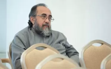 Բոլոր նիստերի ժամանակ ինձ քննարկել կարելի է, բայց իմ կողմից Ձեզ քննարկել չի՞ կարելի, ի՞նչ անհավասար պայմաններ են. դատական նիստի ժամանակ իր եզրափակիչ խոսքում, դիմելով դատավորին, ասաց Շիրակի թեմի առաջնորդ Միքայել Սրբազանը:  «Դուք ինձ հանցագործ եք համարում, ես իրավունք չունե՞մ Ձեզ համարժեք պատասխան տալու: Ինչո՞ւ, չագուչն էլ է ձեր ձեռքին, մուրճն էլ, իմը միայն խոսքն է։ Դուք ինձ հանցագործ եք ներկայացնում, և ես իրավունք չունե՞մ ասելու, որ հանցագործը դուք եք», - ասաց Միքայել Սրբազանը:  Նշենք, որ դատավոր Արմինե Մելի