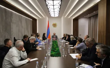 Հոկտեմբերի 29-ին ՀՀ ԱԽ քարտուղար Արմեն Գրիգորյանը հանդիպել է միջազգային հեղինակավոր լրատվամիջոցների ներկայացուցիչների և մտակենտրոնների հետազոտող-փորձագետների հետ, հայտնում են ԱԽ գրասենյակից։  ԱԽ քարտուղարը հանդիպման առաջին մասում ներկայացրել է Հայաստանի Հանրապետության շուրջ ստեղծված անվտանգային իրավիճակը, օգոստոսի 8-ին Վաշինգտոնում Հայաստանի և Ադրբեջանի միջև ձեռքբերված համաձայնությունները, ինչպես նաև անդրադարձ է կատարել «Թրամփի ուղի՝ հանուն միջազգային խաղաղության և բարգավաճման» (TRIPP) հաղորդակցության ծրագր