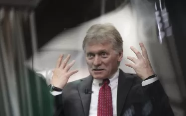 Եվրոպայում շատ քաղաքական գործիչներ կան, որոնք այժմ հակված են ամեն ինչում մեղադրել Ռուսաստանին, ընդ որում ՝ դա անում են անհիմն և անխոհեմ: Այս մասին հայտարարել է ՌԴ նախագահի մամուլի քարտուղար Դմիտրի Պեսկովը, փոխանցում է ՌԻԱ «Նովոստին»:   «Եվրոպայում կան շատ քաղաքական գործիչներ, ովքեր այժմ հակված են ամեն ինչի համար մեղադրել Ռուսաստանին։ Նրանք միշտ դա անում են առանց որևէ հիմքի, անխտիր։  Եվ մենք այդպես ենք դիտարկում այս հայտարարությունները»,-լրագրողներին ասել է Պեսկովը՝ մեկնաբանելով եվրոպացի քաղաքական գործիչների