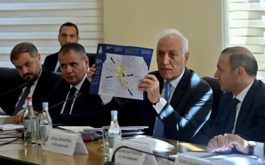 Հանրապետության նախագահ Վահագն Խաչատուրյանը մասնակցել է Հայաստանի պետական տնտեսագիտական համալսարանում կազմակերպված «Հայաստանի տրանսպորտային լոգիստիկայի համայնապատկերը խորագրով» կլոր սեղան քննարկմանը: