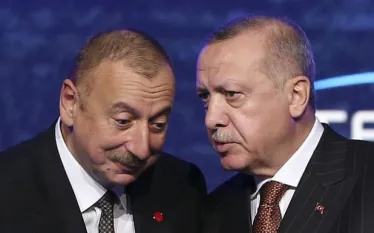 Ադրբեջանի և Թուրքիայի նախագահներ Իլհամ Ալիևն ու Ռեջեփ Թայիփ Էրդողանը հրավիրվել են Երևան՝  գարնանը կայանալիք Եվրոպական քաղաքական համայնքի 8-րդ գագաթնաժողովին: Այս մասին լրագրողների հետ զրույցում ասել է ԱԳ նախարար Արարատ Միրզոյանը:  Նրա խոսքով, հրավերները դեռ ուղարկվել են բանավոր:  Հիշեցնենք, որ ավելի վաղ հայտնել էինք, որ Եվրոպական քաղաքական համայնքի հաջորդ՝ 8-րդ գագաթնաժողովը 2026թ. մայիսի 4-ին տեղի կունենա Հայաստանում։