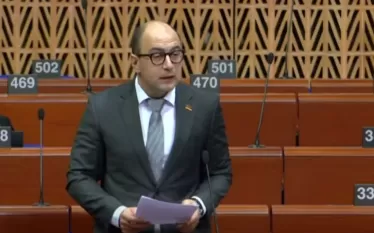 Բաքվում Կարմիր խաչի գրասենյակի փակվելուց հետո պատանդների հարազատները և մենք չունենք որևէ տեղեկություն մեր հայրենակիցների որպիսության մասին: Այս մասին, ելույթ ունենալով ԵԽԽՎ լիագումար նիստին հայտարարել է Պատիվ ունեմ» խմբակցության ղեկավար Հայկ Մամիջանյանը:  «Մեծարգո’ նախագահող, հարգելի’ գործընկերներ,  Այսօր այս նստաշրջանի վերջին օրն է, և մենք բոլորս անհամբեր սպասում ենք տուն վերադարձին ու այն պահին, երբ կրկին կհանդիպենք մեր հարազատներին։ Վստահ եմ, որ շատ անգամներ հաղորդագրությունների և զանգերի միջոցով այս օրե