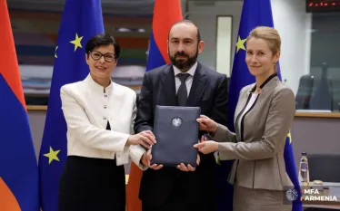 ՀՀ-ԵՄ գործընկերության խորհրդի 6-րդ նիստի շրջանակներում ստորագրվել է «ՀՀ-ԵՄ գործընկերության ռազմավարական օրակարգ» փաստաթուղթը: Այս մասին հայտնում են ՀՀ ԱԳՆ-ից:  Այս կապակցությամբ նախարար Միրզոյանն իր խոսքում նշել է.   «Մի քանի րոպե առաջ մենք ընդունեցինք նոր՝ Հայաստան–ԵՄ ռազմավարական օրակարգը, որը լրացնում է Համապարփակ և ընդլայնված գործընկերության համաձայնագիրը (ՀԸԳՀ) և մեր գործընկերության օրակարգը բարձրացնում ռազմավարական մակարդակի։  Հայաստան-ԵՄ գործընկերությունը մտնում է նոր և ավելի հավակնոտ փուլ՝ ընդհանուր