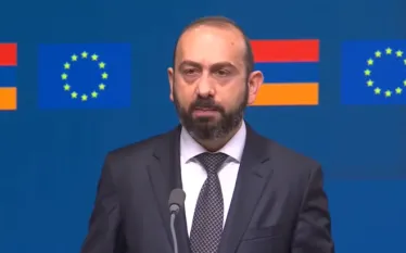 Հայաստանի և Եվրոպական միության գործակցությունը մտնում է նոր փուլ՝ ռազմավարական գործընկերության մակարդակ: «Արմենպրես»-ի փոխանցմամբ՝ այս մասին ՀՀ արտաքին գործերի նախարար Արարատ Միրզոյանը հայտարարեց ԵՄ ԱԳԱՔ բարձր ներկայացուցիչ Կայա Կալասի և ԵՄ ընդլայնման հարցերով հանձնակատար Մարթա Կոսի հետ համատեղ ասուլիսի ընթացքում:  «Մեր համագործակցությունը բարձրացրինք ռազմավարական մակարդակի, սա մեր ամբիցիաների վերջը չէ: Հայաստանի խորհրդարանը մարտ ամսին օրենք ընդունեց ԵՄ-ին անդամակցության մասին: Այսօրվա հանդիպման ուղերձը շատ