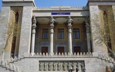 ԱՄՆ դիրքորոշումները չեն բխում Իրանի ժողովրդի համար մտահոգությունից, այլ համապատասխանում են երկրի ներքին գործերին առավելագույն ճնշման, սպառնալիքների և միջամտության քաղաքականությանը: Իրանի ԱԳՆ-ն խստորեն դատապարտել է ԱՄՆ պաշտոնյաների վերջին հայտարարությունները երկրի դեմ՝ նշելով, որ դրանք արտացոլում են Իրանի ժողովրդի նկատմամբ շարունակական թշնամանքը և միտումնավոր նպատակ ունեն անկարգություններ հրահրել, հայտնում է Tasnim-ը:  «Միջամտող դիրքորոշումը նպատակ ունի հրահրել բռնություն և ահաբեկչություն և խաթարել երկրում կ