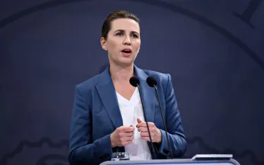 Վաղը Գրենլանդիայի և Դանիայի իշխանությունները կհանդիպեն ԱՄՆ-ի ներկայացուցիչների հետ, մենք միասին կլինենք, այս մասին ասել է Դանիայի վարչապետ Մետտե Ֆրեդերիկսենը։  «Մենք ցանկանում ենք երկխոսություն, մենք կոնֆլիկտ չենք ուզում, բայց մեր դիրքորոշումը միանշանակ է` Գրենլանդիան չի վաճառվում, մենք այս մասին շատ պարզ ասել ենք ամենասկզբում ամերիկացիներին, և այս մասին մենք կասենք նաև վաղը»,-նշել է նա։