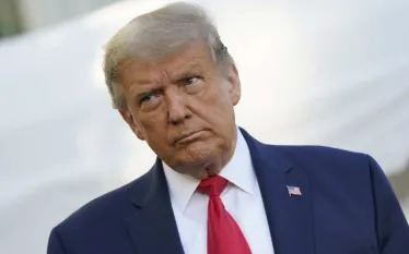 Դանիական զորքերը պետք է «անմիջապես դուրս գան Գրենլանդիայից», հայտարարել է ԱՄՆ նախագահ Դոնալդ Թրամփը։  «ՆԱՏՕ, ասա Դանիային, որ անմիջապես դուրս գա։ Շների երկու խումբը բավարար չէ պաշտպանության համար։ Միայն ԱՄՆ-ն կարող է դա անել։ Դանիական հետախուզությունը անցյալ տարի զգուշացրել էր Գրենլանդիայում Ռուսաստանի և Չինաստանի ռազմական նկրտումների մասին», - գրել է ԱՄՆ նախագահը։  ԱՄՆ նախագահը մեջբերել է Just the News-ի հրապարակած հաղորդագրությունը, որի համաձայն դանիական հետախուզությունը, իբր, հաղորդագրության մեջ զգուշացր