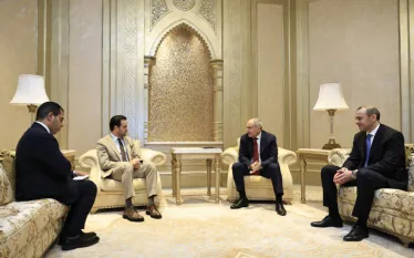 Աբու Դաբիում աշխատանքային այցի շրջանակում ՀՀ վարչապետ Նիկոլ Փաշինյանը հանդիպում է ունեցել «Զայեդ» մարդկային եղբայրության մրցանակի գլխավոր քարտուղար Մուհամմադ Աբդելսալամի հետ։ Այս մասին հայտնում են ՀՀ կառավարությունից:   Մուհամմադ Աբդելսալամը շնորհակալություն է հայտնել վարչապետին հրավերն ընդունելու և այսօր կայանալիք «Զայեդ» մարդկային եղբայրության մրցանակաբաշխությանը մասնակցելու համար՝ կարևորելով նրա ներկայությունը միջոցառմանը։  Կողմերը վստահություն են հայտնել, որ Հայաստանի Հանրապետության վարչապետի և Ադրբեջան