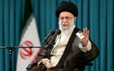 Խամենեին։  Նա նաև հայտարարել է, որ ԱՄՆ նախագահ Դոնալդ Թրամփին չի հաջողվի կործանել Իրանի Իսլամական Հանրապետությունը։