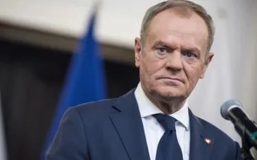 Մի քանի ժամից կարող է շատ ուշ լինել, կարող է այլևս հնարավոր չլինի լեհերին տարհանել Իրանից, հայտարարել է Լեհաստանի վարչապետ Տուսկը։   Նա կոչ է արել Իրանում գտնվող բոլոր լեհերին անհապաղ լքել երկիրը՝ ԱՄՆ-ի և Իրանի միջև աճող լարվածության ֆոնին անվտանգության իրավիճակի վատթարացման պատճառով։