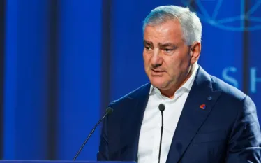 «Ուժեղ Հայաստան» կուսակցության վարչապետի թեկնածուն Սամվել Կարապետյանն է: Այս մասին  «Ուժեղ Հայաստան» կուսակցության շնորհանդեսի ժամանակ ասել է Նարեկ Կարապետյանը:   ««Ուժեղ Հայաստանին» պետք է ուժեղ առաջնորդություն: Նոր առաջնորդ՝ կառավարչի հմտություններով: Նոր, բայց մեծ փորձ ունեցող առաջնորդ: Մեր առաջնորդը ծնվել է Հայաստանում, մեծացել է գյուղում՝ ուսուցիչների ընտանիքում: Նա գալիս է ժողովրդից: Կյանքում ու բիզնեսում հաջողության հասնելուց հետո երբեք չի մոռացել որտեղից է եկել»,-նշել է նա:    Նարեկ Կարապետյանը հավե