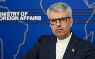 IRNA-ի այն հարցին, թե ինչու են բանակցությունները պատերազմի հանգեցրել, Արտաքին գործերի նախարարության խոսնակ Իսմայիլ Բաղային ասել է. «Մենք բանակցությունների սեղանի շուրջ եկանք բարի մտադրություններով, մինչդեռ մեր աչքերի առաջ բացվում էր Իրանի երեխաների սպանության տեսարանը: Արդյո՞ք Իսլամական Հանրապետության առաջնորդը երբևէ ասել է, որ սպառնալիքներին ի պատասխան խաղաղության ծրագիրը կփոխի ռազմական ուղու վրա: Հենց սկզբից նա հայտարարեց միջուկային զենքի մշակման արգելքի վերաբերյալ իր կրոնական դիրքորոշումը և մինչև վերջ հա