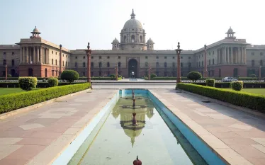 Պարսից ծոցի տարածաշրջանում էներգետիկ ենթակառուցվածքների վրա հարձակումները պետք է դադարեցվեն: Այս մասին հայտարարել է Հնդկաստանի արտաքին գործերի նախարարությունը, հայտնում է ՌԻԱ Նովոստի-ն:  «Հնդկաստանն ավելի վաղ կոչ է արել խուսափել քաղաքացիական ենթակառուցվածքների, այդ թվում՝ տարածաշրջանի էներգետիկ ենթակառուցվածքների թիրախավորումից: Հետևաբար, վերջին հարձակումները տարբեր վայրերում գտնվող էներգետիկ կայանքների վրա խորը մտահոգություն են առաջացնում և միայն ավելի են ապակայունացնում առանց այն էլ անկայուն էներգետիկ իրա