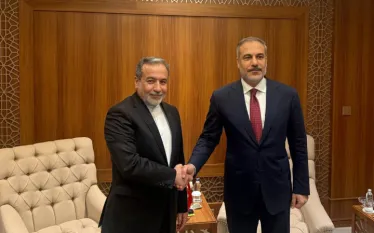 Թուրքիայի արտգործնախարար Հաքան Ֆիդանը իրանցի գործընկեր Աբբաս Արաղչիի հետ հեռախոսազրույցում հայտարարել է Թուրքիայի օդային տարածքի խախտման անթույլատրելիության մասին և ընդգծել, որ Անկարան կձեռնարկի անհրաժեշտ պատասխան միջոցներ, հայտնում է ՌԻԱ Նովոստի-ն:   «Թուրքիայի արտաքին գործերի նախարար Հաքան Ֆիդանը Իրանի արտաքին գործերի նախարար Աբբաս Արաղչիի հետ զրույցում ընդգծել է, որ Թուրքիայի օդային տարածքի խախտումն անընդունելի է, և որ Թուրքիան կշարունակի ձեռնարկել բոլոր անհրաժեշտ միջոցները՝ ի պատասխան դրա»,- հայտնել է գ