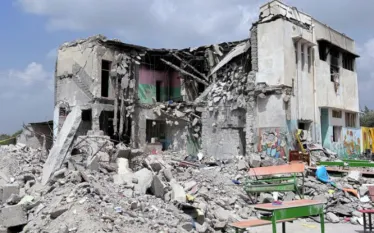 Իրանում առնվազն 600 դպրոց ենթարկվել է ԱՄՆ-ի և Իսրայելի հարվածներին: Այս մասին հայտնել է Իրանի Կարմիր մահիկի ընկերության ղեկավար Փիր Հոսեյն Քոլիվանդը:  «600 դպրոց վնասվել է, ամենաշատը տուժել է Մինաբի դպրոցը»,- ասել է Քոլիվանդը իրանական պետական հեռուստառադիոընկերության եթերում:  Հիշեցնենք, որ փետրվարի 28-ին իրանական իշխանությունները հայտնել էին երկրի հարավում գտնվող Մինաբ քաղաքի աղջիկների տարրական դպրոցին ԱՄՆ-ի և Իսրայելի կողմից հասցված հարվածի մասին:  Վերջին տվյալներով՝ զոհվել է 175 մարդ՝ հիմնականում աշակերտ