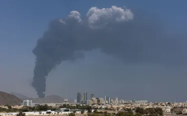 ԻՀՊԿ-ն հայտարարել է Աբու Դաբիում ամերիկյան United States Steel կորպորացիայի ձեռնարկության, Բահրեյնում ԱՄՆ-ի ալյումինի գործարանի և իսրայելական Rafael պաշտպանական ընկերության արտադրական հզորությունների վրա իրականացված հարձակման մասին, հայտնում է ՏԱՍՍ-ը։  Ինչպես հայտնում է Tasnim գործակալությունը, սա պատասխան գործողություն է՝ ուղղված Իրանի պողպատաձուլական գործարանների ռմբակոծություններին։  «Մենք զգուշացրել էինք, որ իրանական արդյունաբերության վրա կրկնակի հարձակման դեպքում կոչնչացնենք սիոնիստական ռեժիմի արդյունա